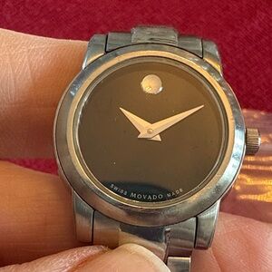 💯 authentic Movado Black and Silver ladies watch